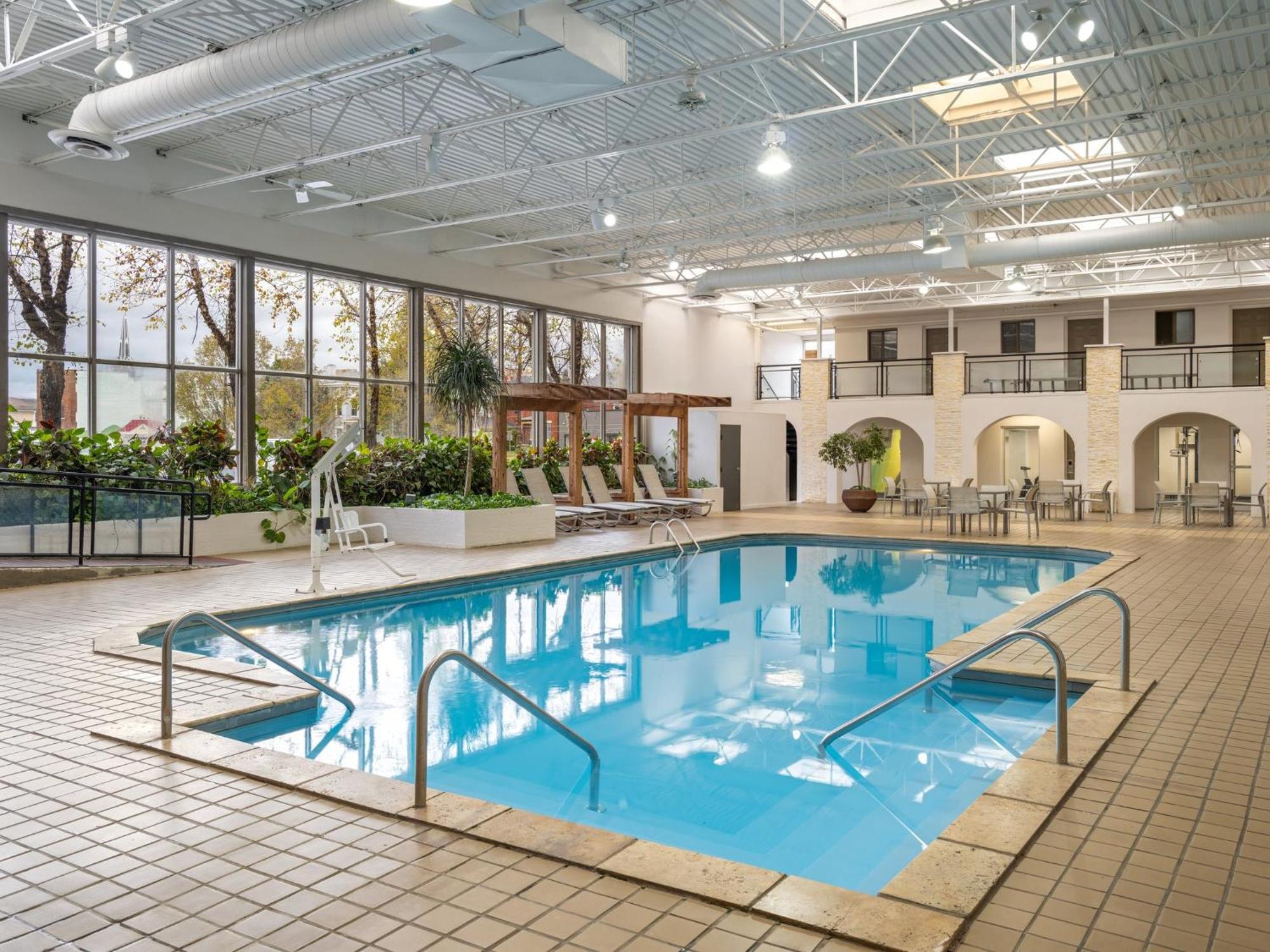 Hotel Downtown By Ihg