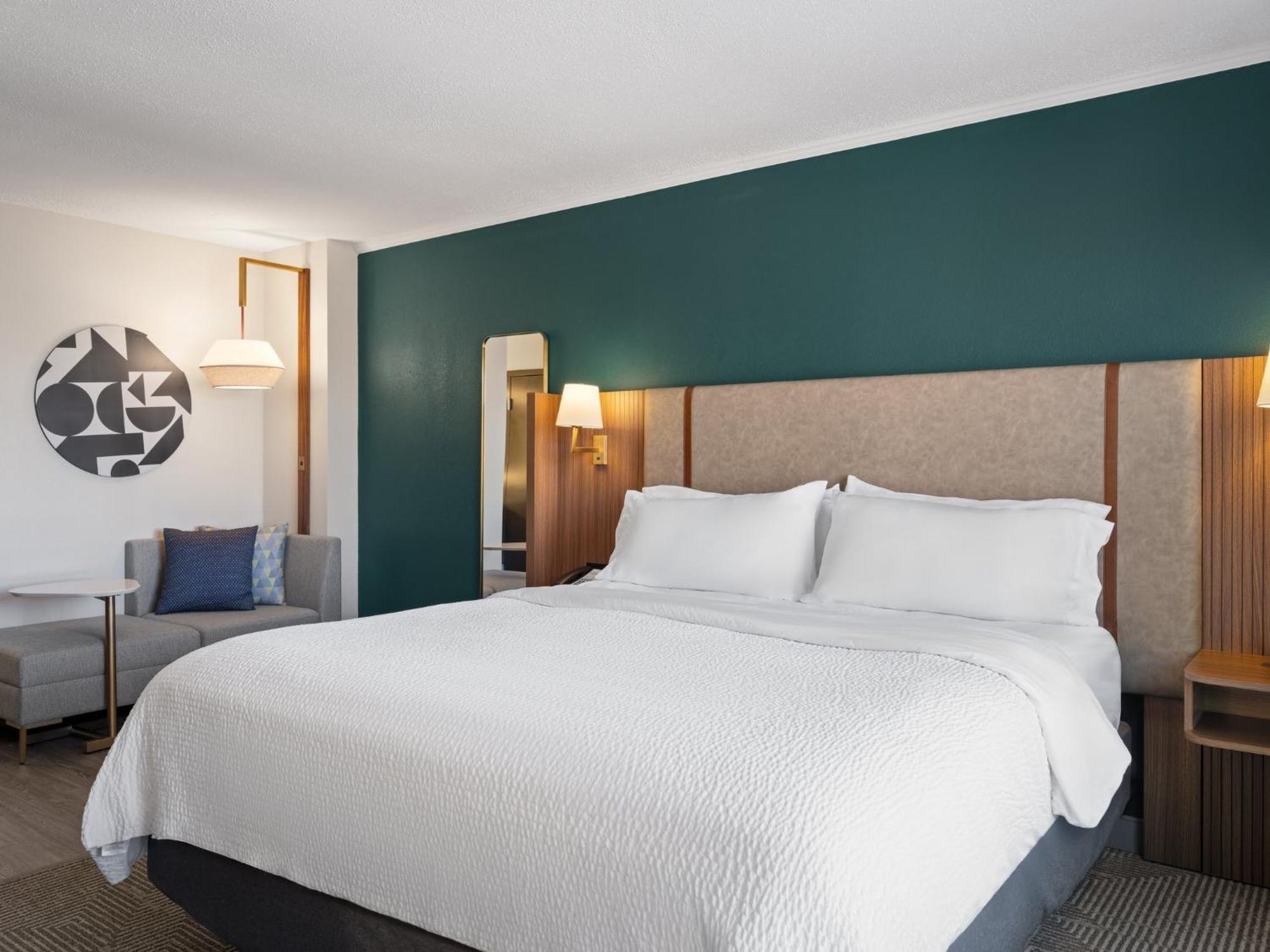Hotel Downtown By Ihg