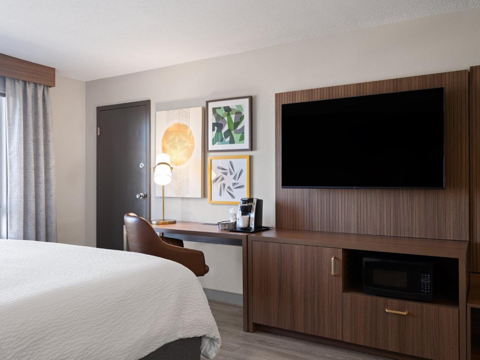 Downtown By Ihg Hotel 3*